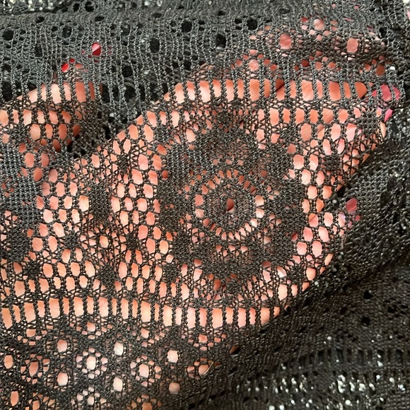 ✨ Y2K Vintage Circa 2005 Black Crochet Crop Top with Fringe - Picture 15 of 17